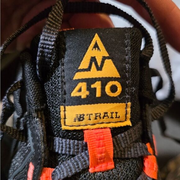 New Balance Men\'s Black and Orange Trail Shoes Size 12 main image 10